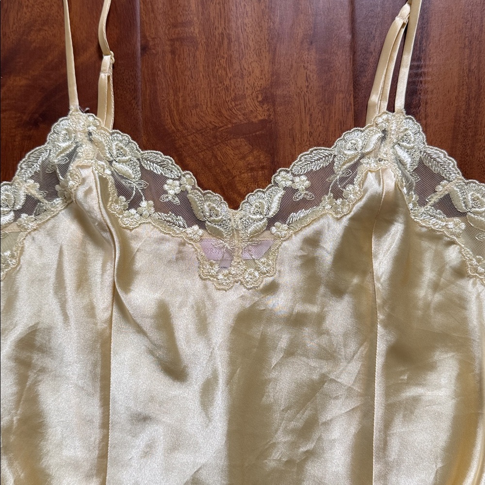 Butter Yellow/Champagne Gold Vintage Victoria’s Secret Slip 1999 - Picture 4 of 5